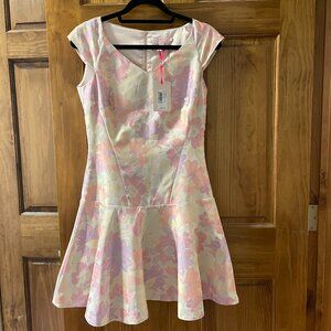 【BRAND NEW】Ted Baker Size 2/US size 6 | Floral Flippy Jaquard Dress